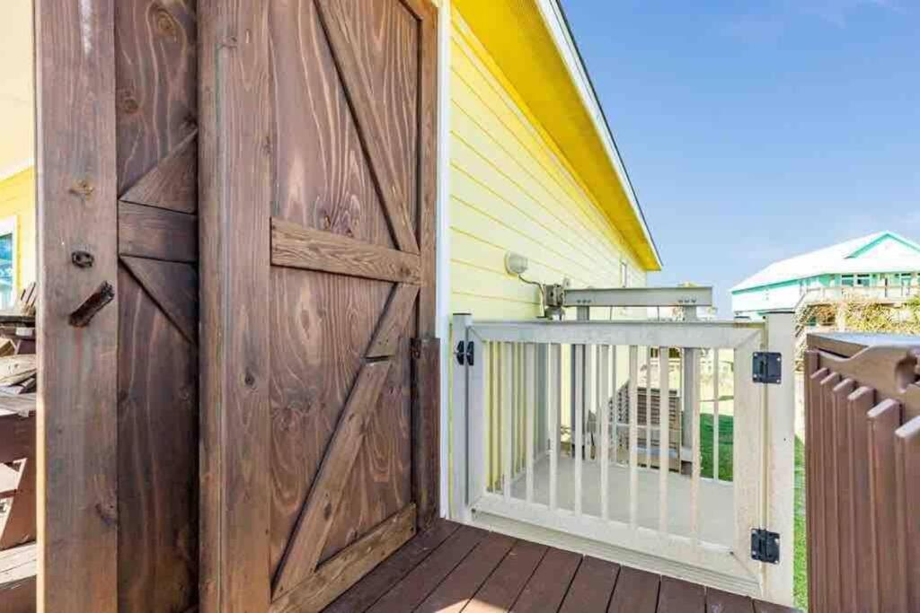 Beach House With Ocean View Surfside Beach Extérieur photo